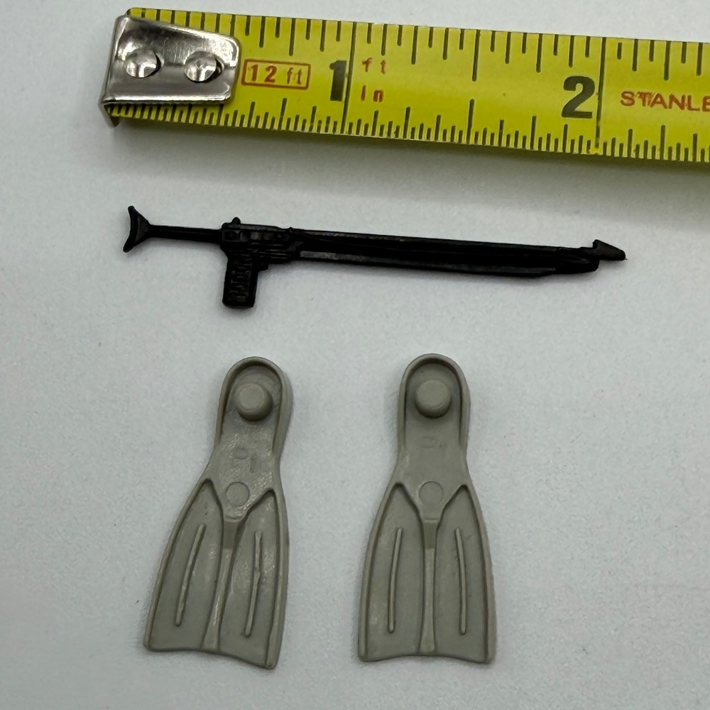 Vintage 1985 GI Joe Eels Frogman Accessories Speargun and Gray Fins Cobra Lot - Picture 5 of 7